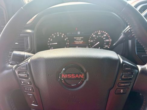 Used 2020 Nissan Titan PRO-4X w/ Pro-4x Convenience Package AWD/4WD image 15
