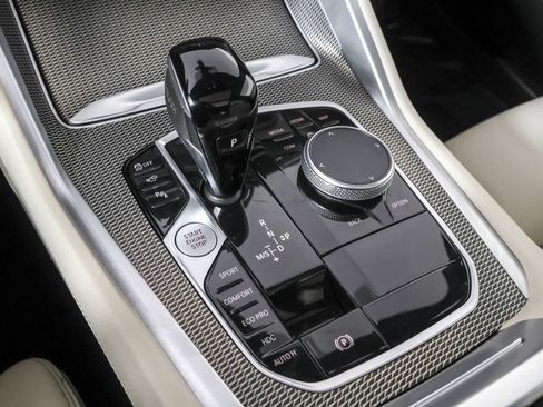 Used 2022 BMW X6 xDrive40i w/ M Sport Package image 35