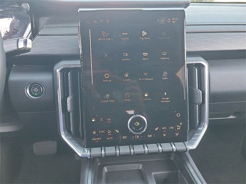 Used 2025 GMC Acadia Elevation image 12