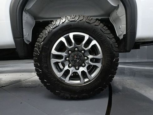 Used 2024 GMC Sierra 3500 SLE w/ SLE Convenience Package image 13