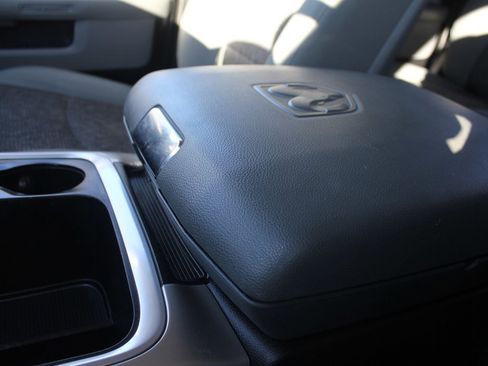 Used 2018 RAM 1500 Classic SLT image 24