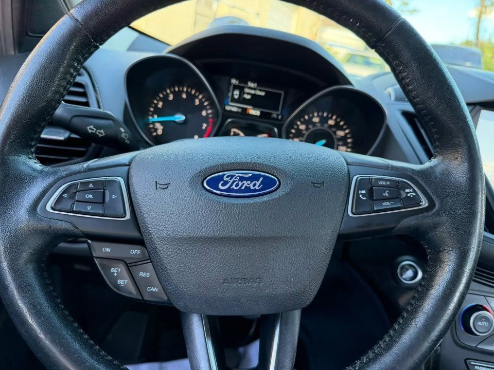 Used 2018 Ford Escape Titanium AWD/4WD image 19