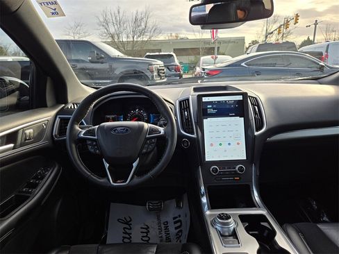 Used 2022 Ford Edge ST w/ Equipment Group 401A image 11