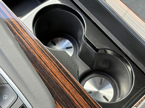 Certified 2022 Cadillac Escalade Premium Luxury image 30