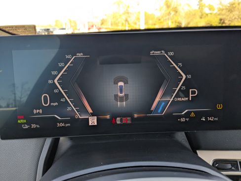 Used 2023 BMW iX xDrive50 image 33