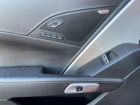 Used 2014 Chevrolet Corvette Z51 w/ 3LT Preferred Equipment Group image 15