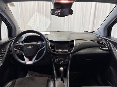 Used 2019 Chevrolet Trax LT w/ Driver Confidence Package FWD image 4