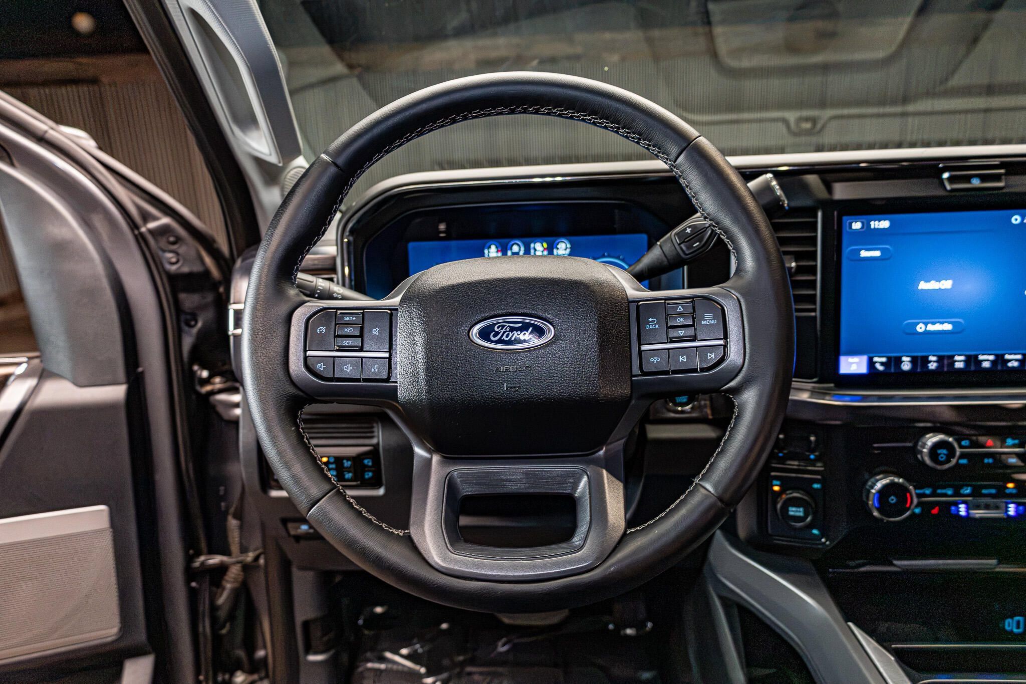 Used 2025 Ford F350 Lariat AWD/4WD image 15