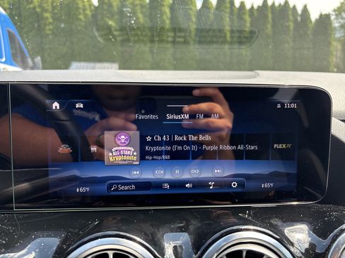 Used 2024 Mercedes-Benz GLA 250 4MATIC image 26