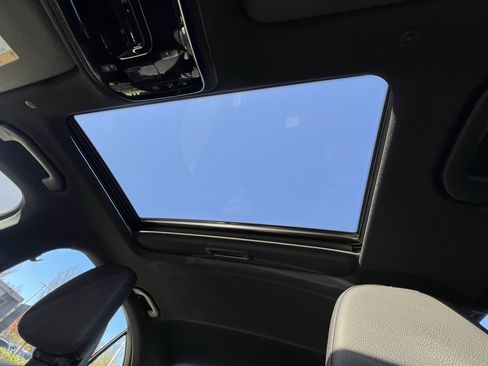 Certified 2025 Mercedes-Benz C 300 Sedan image 28