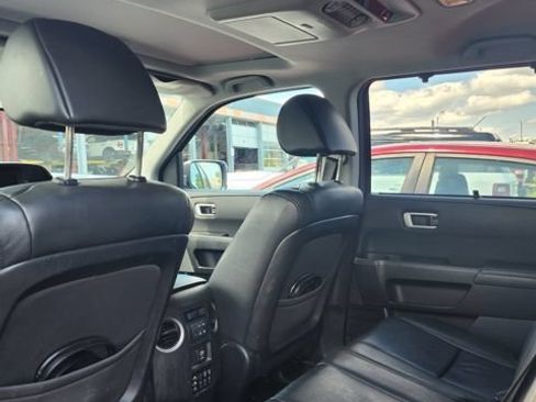 Used 2014 Honda Pilot Touring image 14