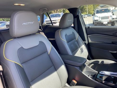 Used 2024 Chevrolet Trax ACTIV w/ Driver Confidence Package image 20