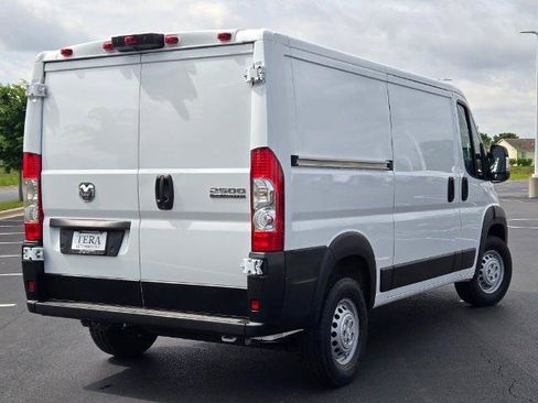 Used 2025 RAM ProMaster 2500 w/ Convenience Group FWD image 9
