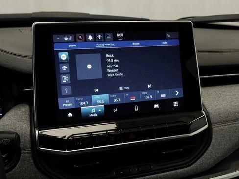 Certified 2024 Jeep Compass Latitude image 32