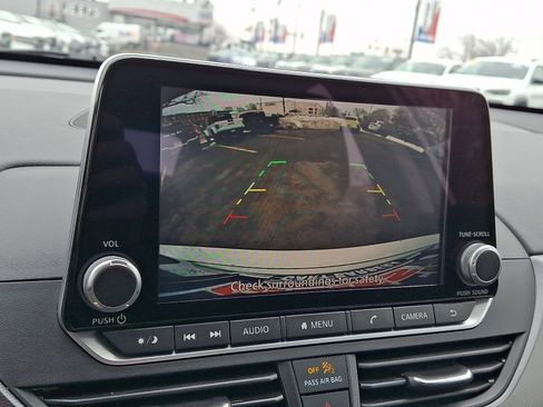 Used 2023 Nissan Altima 2.5 SR image 17