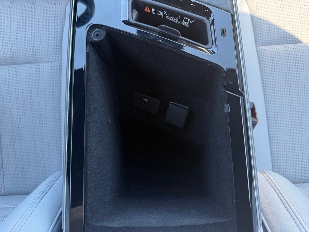 Certified 2024 Cadillac Lyriq Luxury AWD/4WD image 26