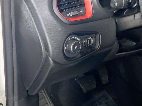 Used 2022 Jeep Renegade Trailhawk w/ Sun/Sound Group AWD/4WD image 10