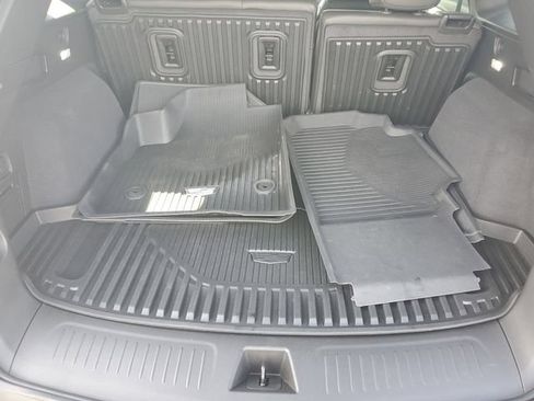 Certified 2025 Cadillac XT5 Luxury w/ LPO, Floor Liner Package AWD/4WD image 15