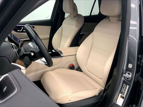 Certified 2023 Mercedes-Benz GLC 300 image 22