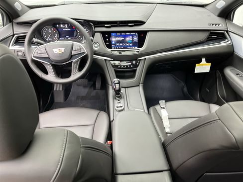 New 2026 Cadillac XT5 Premium Luxury w/ Driver Assist Package AWD/4WD image 4