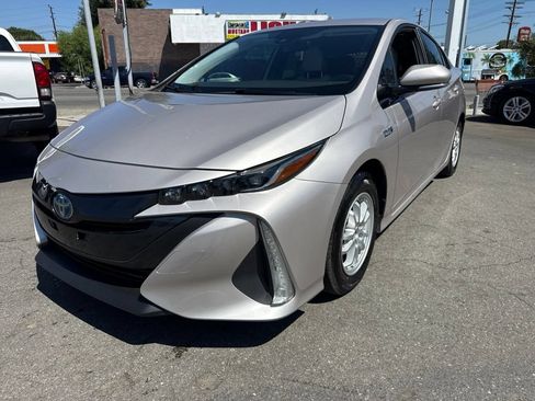 Used 2020 Toyota Prius Prime XLE w/ Carpet Mat Package FWD image 2