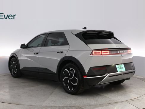 Used 2022 Hyundai Ioniq 5 SEL image 14