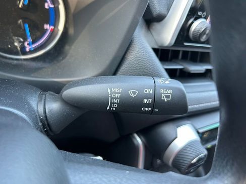 Used 2024 Toyota RAV4 LE AWD/4WD image 20