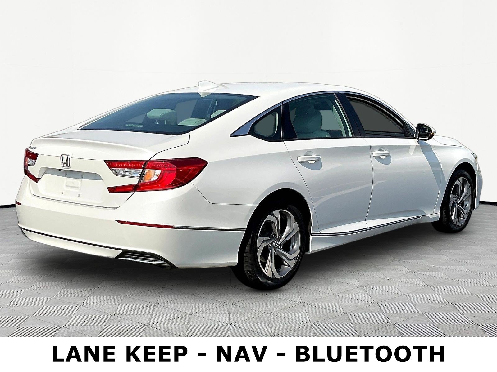Used 2018 Honda Accord EX-L image 6