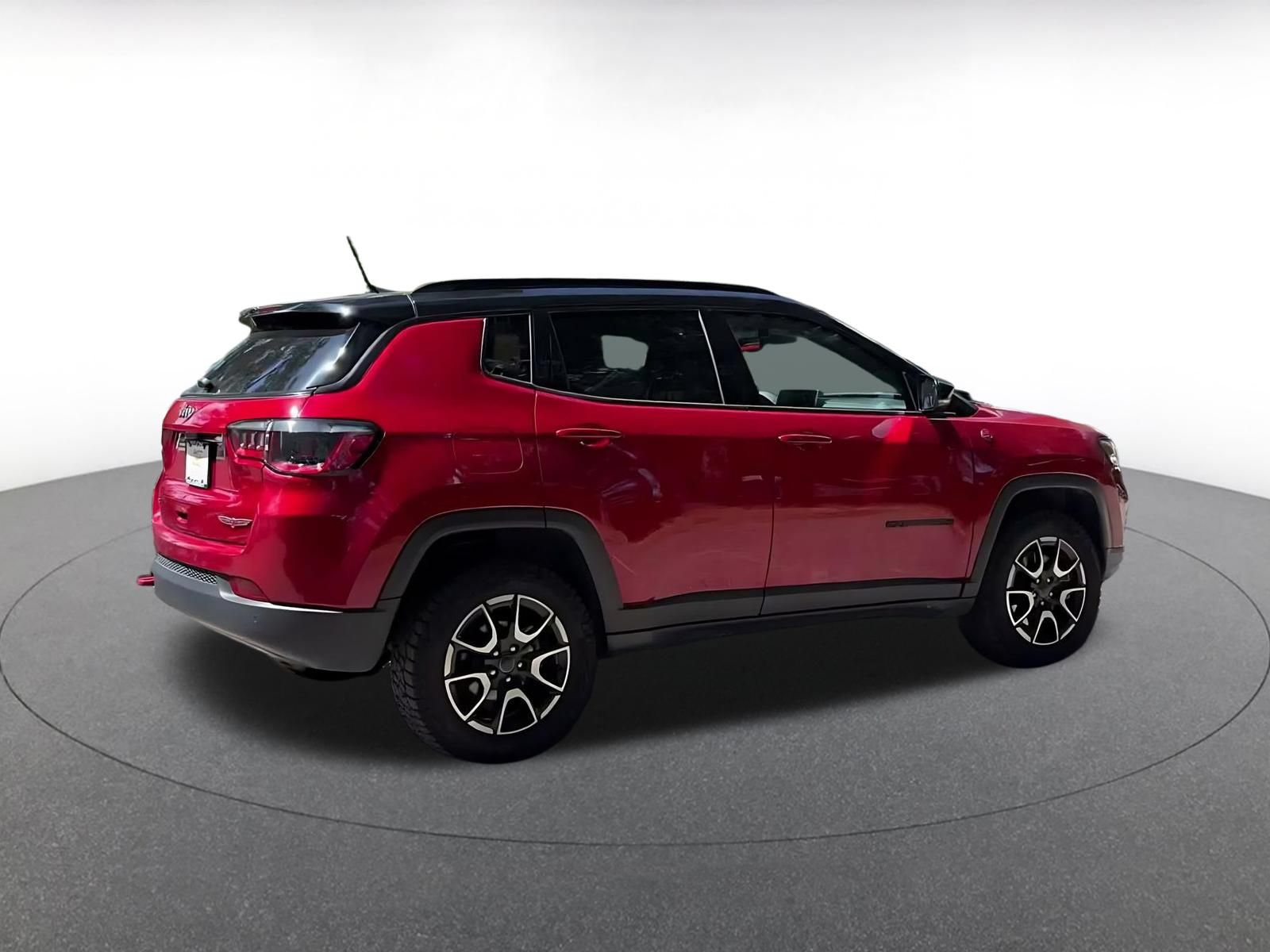 Used 2025 Jeep Compass Trailhawk AWD/4WD image 13