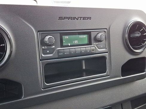 Used 2025 Mercedes-Benz Sprinter 2500 image 15
