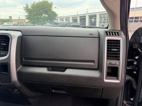 Used 2024 RAM 1500 Classic SLT AWD/4WD image 31