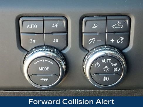 Used 2024 GMC Sierra 3500 Denali w/ Denali Reserve Package image 28