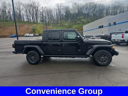Used 2021 Jeep Gladiator Sport AWD/4WD image 4