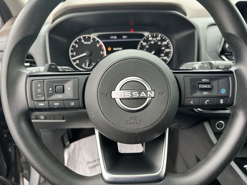 Used 2023 Nissan Rogue SV image 18