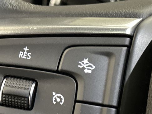 Used 2022 Chevrolet Silverado 1500 LTZ w/ LTZ Premium Package image 34