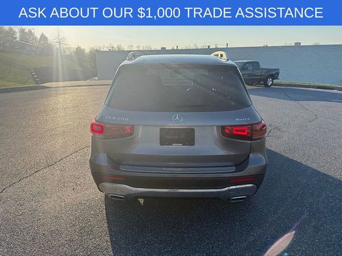 Used 2021 Mercedes-Benz GLB 250 4MATIC image 5