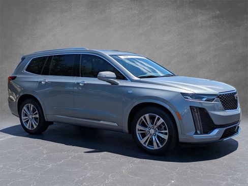 Used 2023 Cadillac XT6 Premium Luxury FWD image 7
