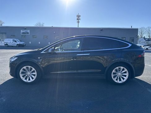 Used 2020 Tesla Model X Long Range image 3