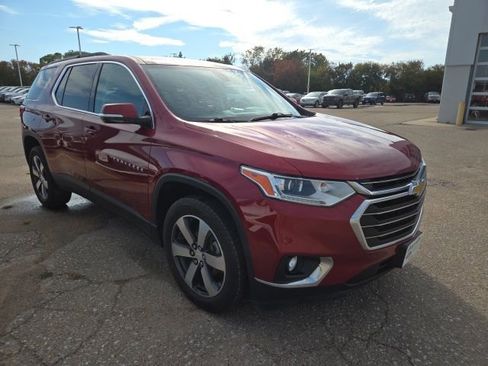 Used 2019 Chevrolet Traverse LT w/ LT Premium Package image 11