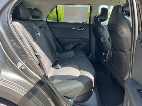 New 2025 Kia Niro EX w/ EX Cold Weather Package image 13