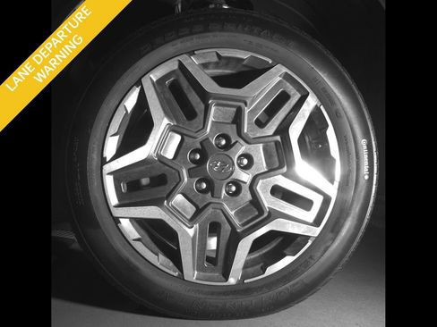 Used 2023 Hyundai Santa Fe Limited AWD/4WD image 9