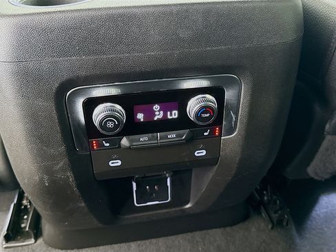 Used 2022 GMC Yukon Denali AWD/4WD image 26