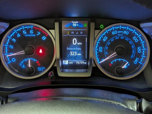 Used 2023 Toyota Tacoma SR5 RWD image 15