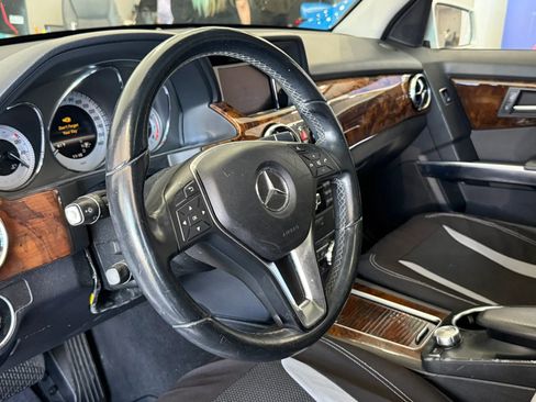 Used 2013 Mercedes-Benz GLK 350 4MATIC image 9