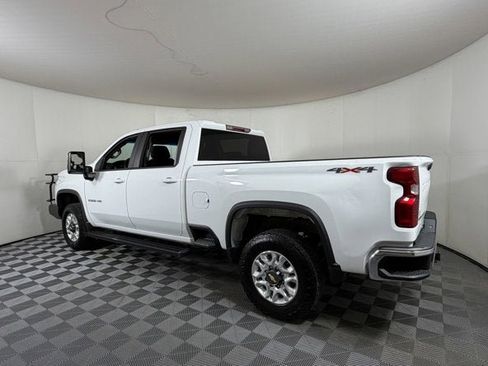 Used 2022 Chevrolet Silverado 2500 LT w/ Fleet Comfort Package AWD/4WD image 3
