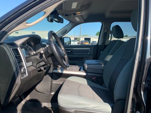 Used 2019 RAM 1500 Classic SLT w/ SLT Plus D←cor Group AWD/4WD image 16