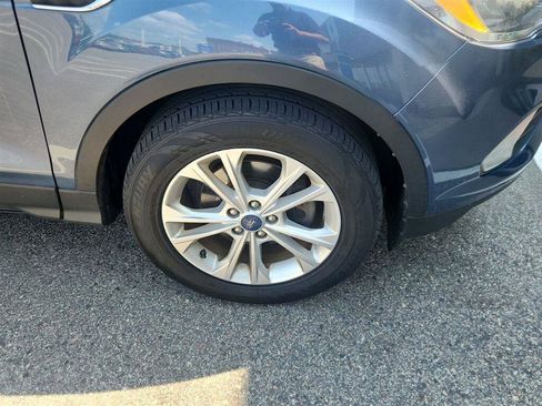 Used 2018 Ford Escape SE FWD image 2