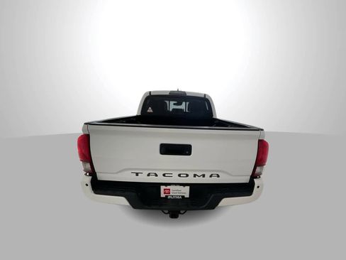 Certified 2019 Toyota Tacoma TRD Off-Road image 6
