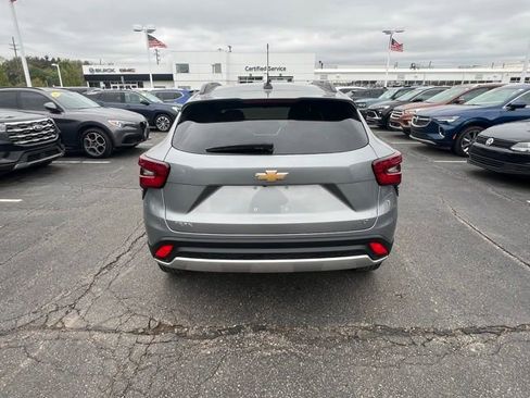 Certified 2024 Chevrolet Trax LT w/ Driver Confidence Package FWD image 4