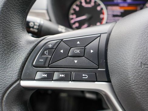 Used 2025 Nissan Altima 2.5 SV FWD image 12